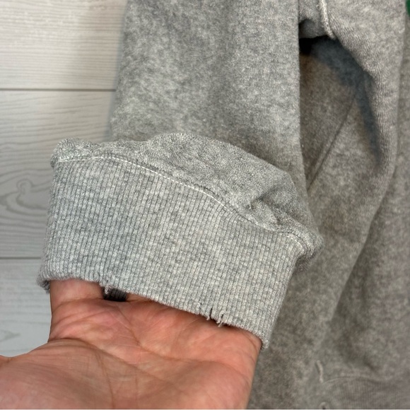 Aerie The Chill Crew neck Graphic Sweatshirt Large NWT 2006 Winter Tour - Picture 4 of 13